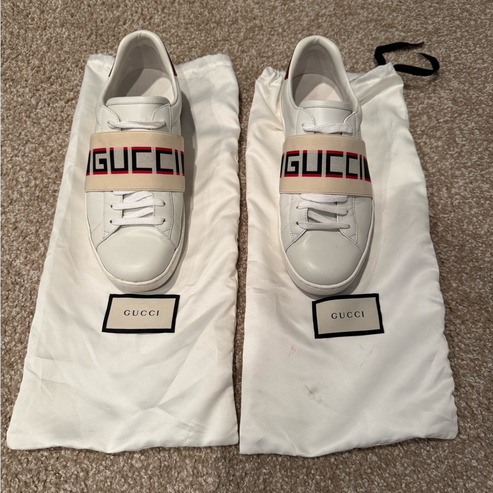 Gucci White Sneakers with Red and Black Logo Band